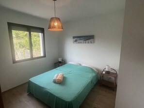 3 bedrooms, free WiFi, bed sheets - Au calme, belle maison récente climatisée pour 6 personnes (LANTON)