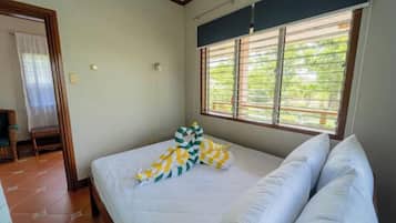 1 habitación, tabla de planchar con plancha y wifi