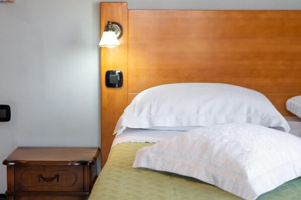 House, 4 Bedrooms, Smoking, City View