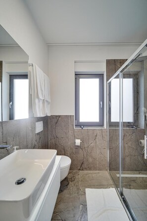 Villa, 4 Schlafzimmer, barrierefrei, Raucher | Badezimmer