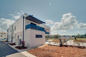 Villa, 4 Bedrooms, Accessible, Smoking | Exterior - Funtana Villas an der 1 Reihe vom Meer (Funtana)