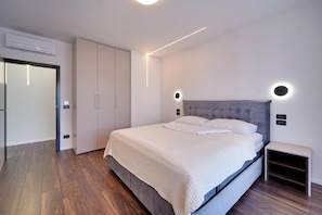 Villa, 4 Bedrooms, Accessible, Smoking