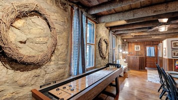 Comfort House, 4 Bedrooms, Non Smoking, Courtyard View | Living area | Flat-screen TV, Netflix, Hulu, streaming services