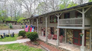 Decoración personalizada, muebles diferentes y escritorio