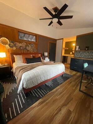 Deluxe Suite, Non Smoking, Pets Allowed | Individually decorated, individually furnished, desk, laptop workspace - Wildrest Hotel (Waynesville)