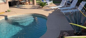 San Tan Valley Arizona 3-bdr., 2-bth home featuring a back yard paradise