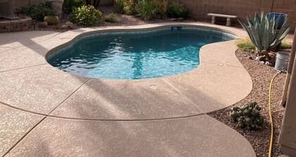 San Tan Valley Arizona 3-bdr., 2-bth home featuring a back yard paradise