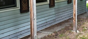 Cozy park! Pool and clubhouse easily accessible. Golf cart to get around.