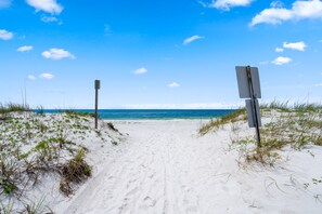 Tæt på stranden