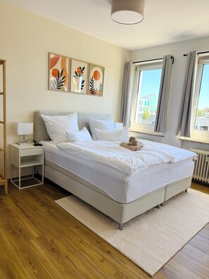 1 bedroom, iron/ironing board, WiFi, bed sheets - Casa Lumina - Stylish apartment with a heart (Schweinfurt)