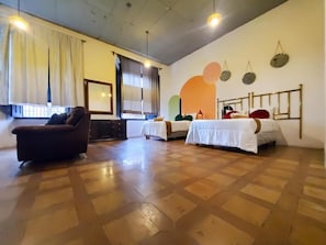 9 bedrooms, free WiFi, bed sheets, wheelchair access - Colonial hotel located in the center of Santa Ana, an ideal place to rest. (Santa Ana)