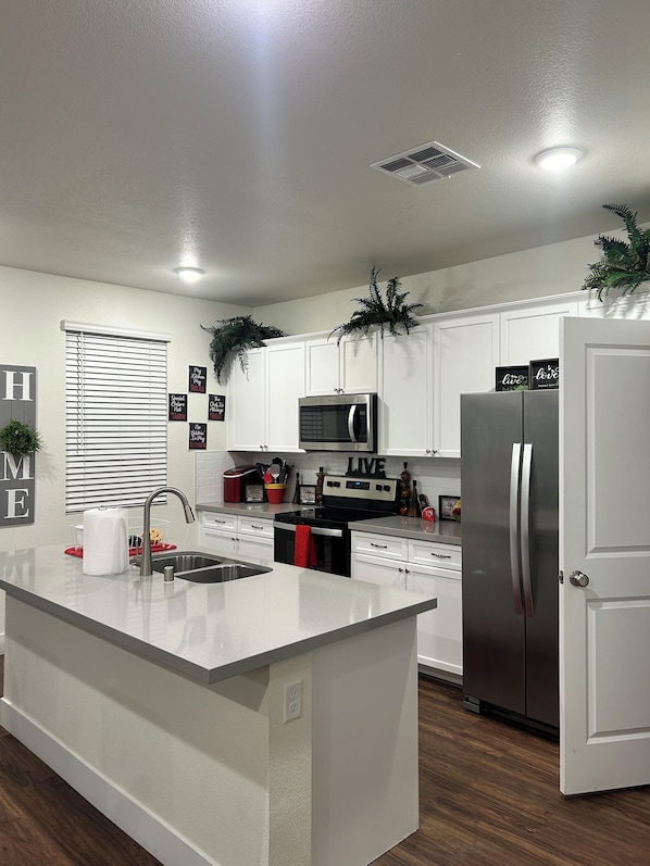 Microwave, oven, stovetop, dishwasher