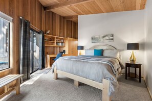 Desk, iron/ironing board, WiFi, bed sheets - Katiecastle on the Golf Links | The Sea Ranch (Sea Ranch)