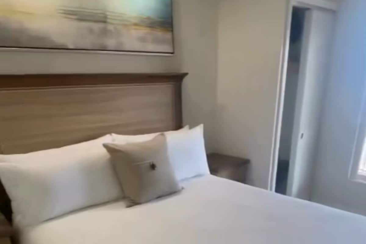 Single Room, 1 Bedroom, Private Bathroom, Resort View | Laptop workspace, blackout curtains, iron/ironing board, free WiFi
