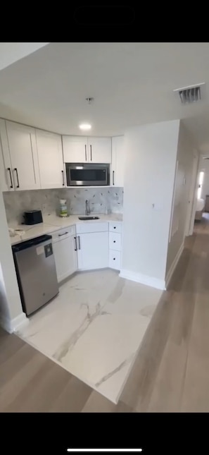 Single Room, 1 Bedroom, Private Bathroom, Resort View | Private kitchenette | Full-sized fridge, oven, stovetop, dishwasher