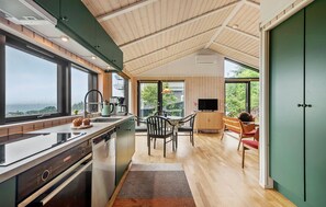 Réfrigérateur, four, plaque de cuisson, lave-vaisselle