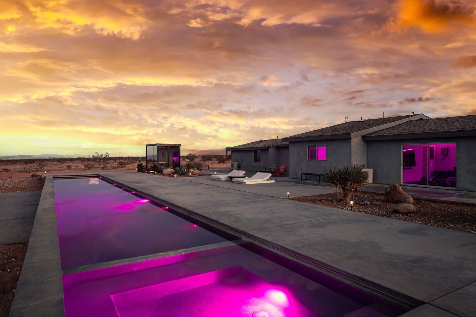 حمّام سباحة مُدفَّأ