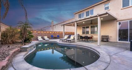 Stylish & Cozy Home in Coachella