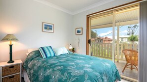 4 bedrooms, iron/ironing board, free WiFi
