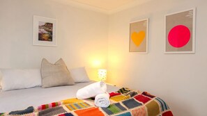 3 bedrooms, iron/ironing board, free WiFi - Sunnyside Manyana, family favourite close to the bush, lake and beach (Manyana)