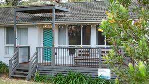 Exterior detail - Sunnyside Manyana, family favourite close to the bush, lake and beach (Manyana)