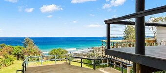 Surfers Retreat with access to the beach
