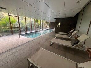 A heated pool - Bright, spacious and modern (Providencia)