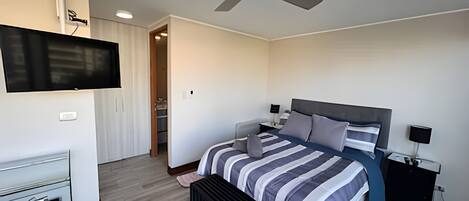 1 slaapkamer, een strijkplank/strijkijzer, internet, beddengoed