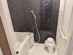 Hair dryer, towels - Spacious Kyoto Station Guesthouse | Sleeps 15 | Multiple Bathrooms & Kitchen (京都市南区)