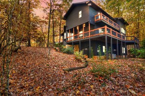 Exterior - Luxury Mountain Getaway - Amazing Views - Sleeps up to 16! (Blue Ridge)
