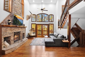 TV, fireplace