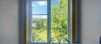 5 bedroom beautiful home in Byxelkrok