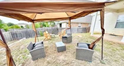 Welcoming 4-bedroom house with AC in Austin