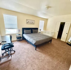 4 chambres, lit parapluie, Wi-Fi gratuit, draps fournis