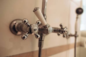 Hand-held showerhead