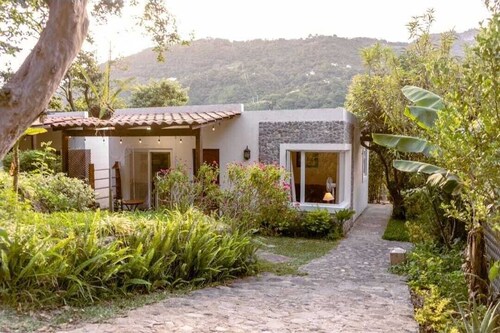 Casa Geranios Panajachel