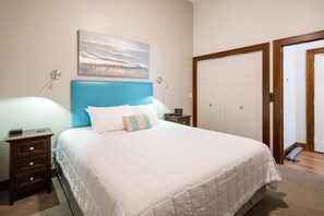 1 chambre, fer et planche à repasser, accès Internet, draps fournis