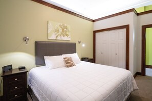 1 makuuhuone, silitysrauta/-lauta, internet, vuodevaatteet