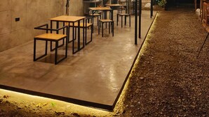 屋外ダイニングエリア