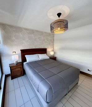 Iron/ironing board, internet, bed sheets