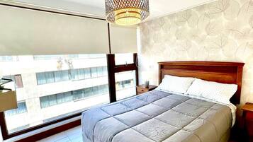 1 slaapkamer, een strijkplank/strijkijzer, internet, beddengoed