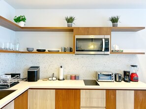 Comfort Apartment, 1 Bedroom | Private kitchen