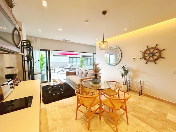 Comfort Apartment, 1 Bedroom | In-room dining