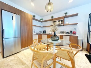 In-room dining - SINGULAR DREAM (Playa del Carmen)