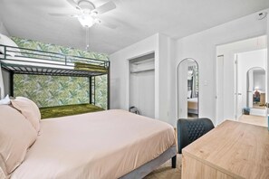 3 bedrooms, iron/ironing board, WiFi, bed sheets