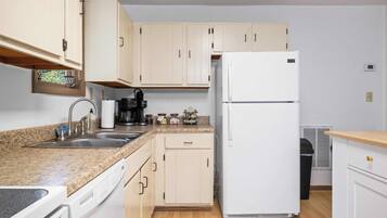 Micro-ondas, fogão, cooktop, lava-louças