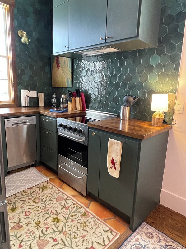 Microwave, oven, stovetop, dishwasher