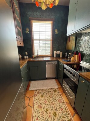 Microwave, oven, stovetop, dishwasher