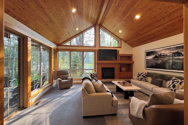 Smart-TV, Kamin, Videospiele