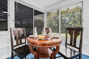 屋外ダイニングエリア